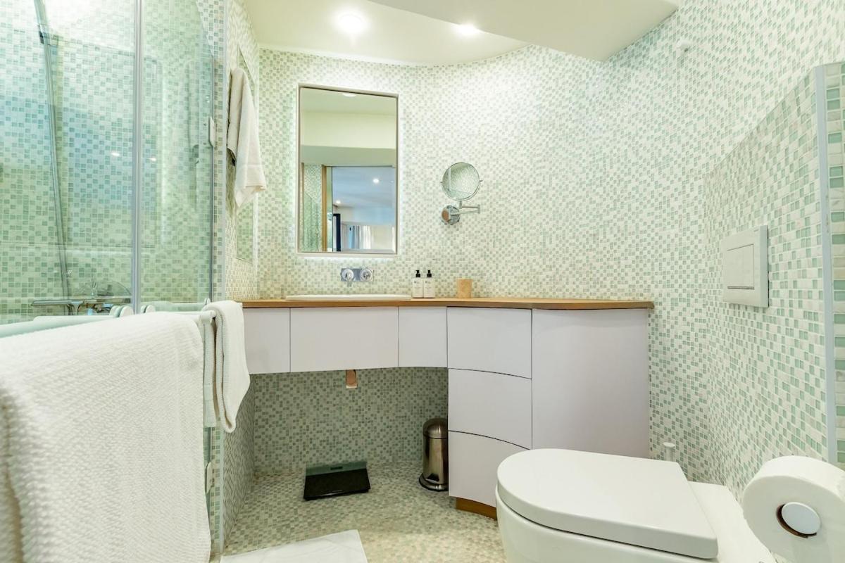 Luxurious, Modern, Artsy, Fully Fitted Home! * Le Cap