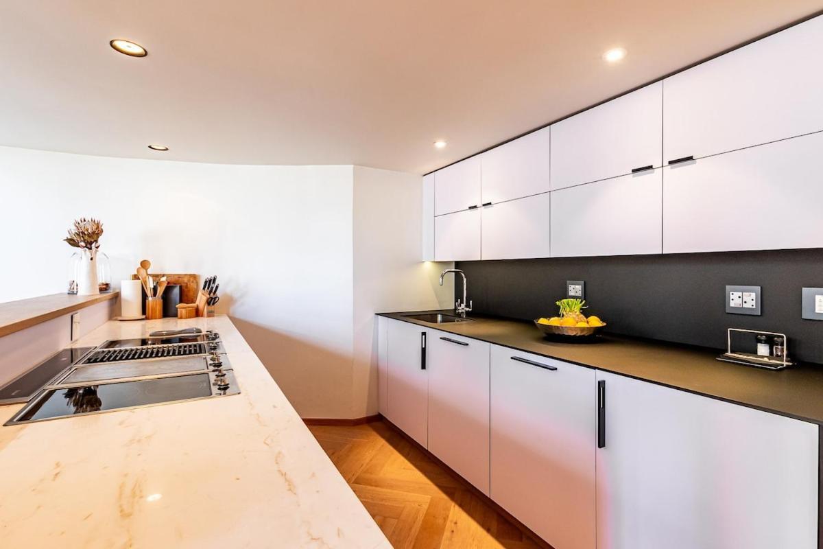 Luxurious, Modern, Artsy, Fully Fitted Home!
