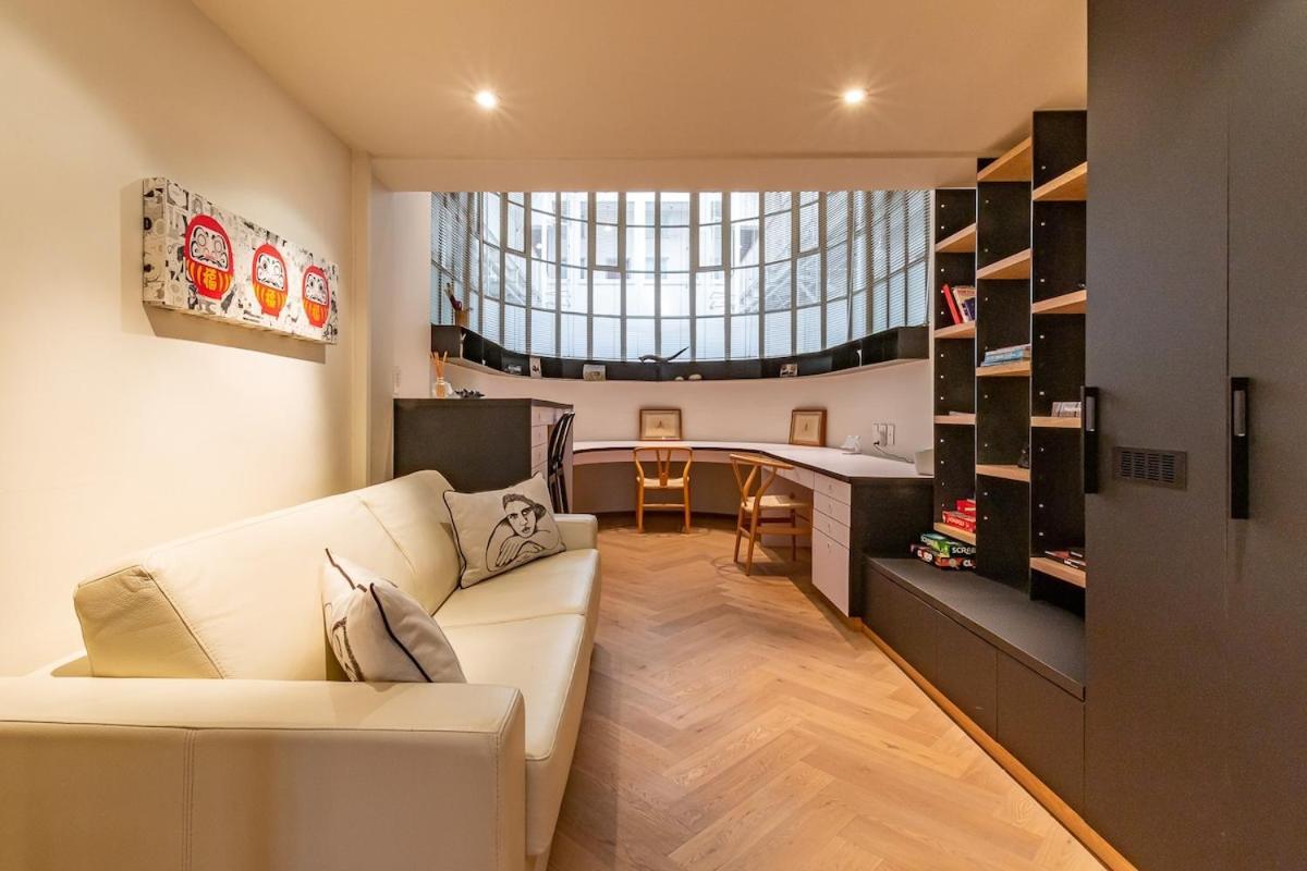 Luxurious, Modern, Artsy, Fully Fitted Home! Appartement