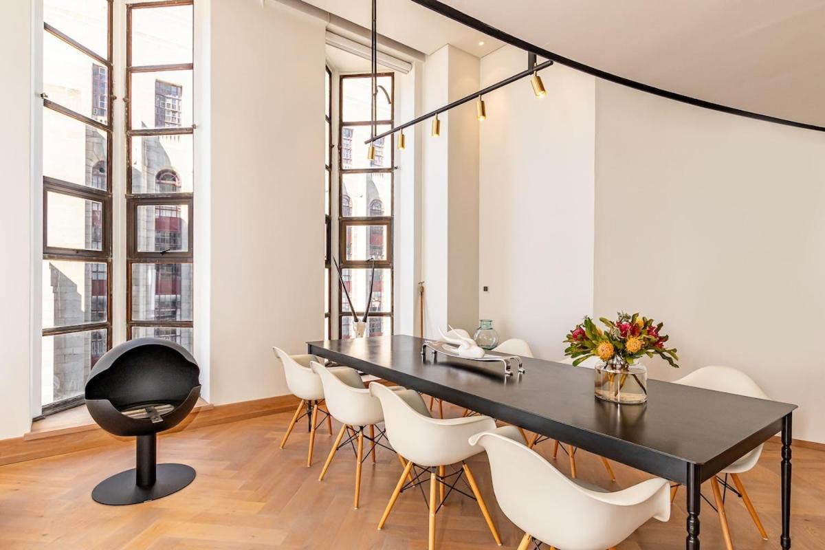 Luxurious, Modern, Artsy, Fully Fitted Home! Le Cap